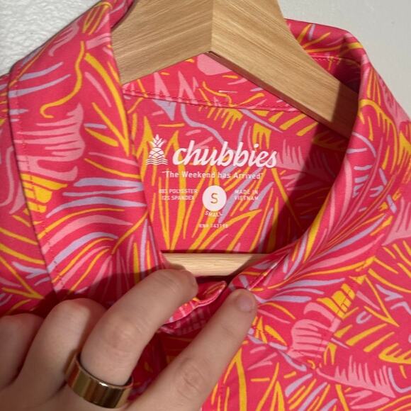 NWT Men's Size S Chubbies Performance Golf Polo in The Raz-Matazz Pink Orange - Picture 4 of 5